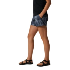 Mountain Hardwear Dynama/2 Short - Women's 9 Mountain Hardwear Dynama/2 Short - Women's -Aerelle Style Shop 1156286 800 auto