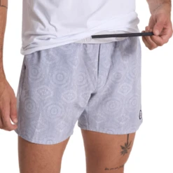 Vuori Cape Short - Men's 12 Vuori Cape Short - Men's -Aerelle Style Shop 1262492 800 auto