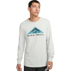 Nike Dri-FIT Long-Sleeve Trail Running Crew - Men's 8 Nike Dri-FIT Long-Sleeve Trail Running Crew - Men's -Aerelle Style Shop 1263040 800 auto