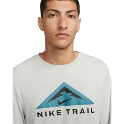 Nike Dri-FIT Long-Sleeve Trail Running Crew - Men's 9 Nike Dri-FIT Long-Sleeve Trail Running Crew - Men's -Aerelle Style Shop 1263043 800 auto