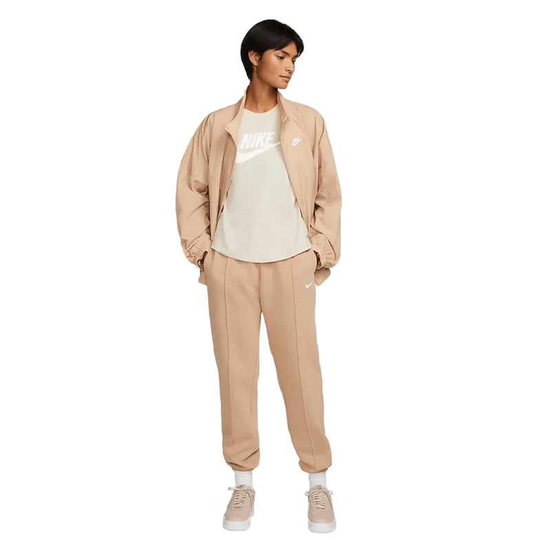 Nike Sportswear Essentials Logo T-Shirt - Women's 6 Nike Sportswear Essentials Logo T-Shirt - Women's - Image 4