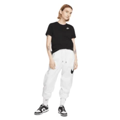 Nike Sportswear Club Essentials T-Shirt - Women's -Aerelle Style Shop 1289986 800 auto