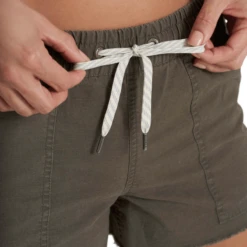 Vuori Ripstop Short - Women's 17 Vuori Ripstop Short - Women's -Aerelle Style Shop 1331618 800 auto