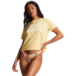 Billabong Sun Your Buns T-Shirt - Women's -Aerelle Style Shop 1359404 800 auto