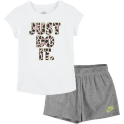 Nike Short Sleeve T-Shirt And Short Set - Girls'