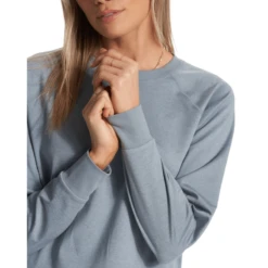 Vuori Long-Sleeve Halo Crew - Women's -Aerelle Style Shop 1483482 800 auto