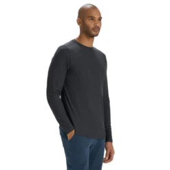 Vuori Long-Sleeve Strato Tech Tee - Men's